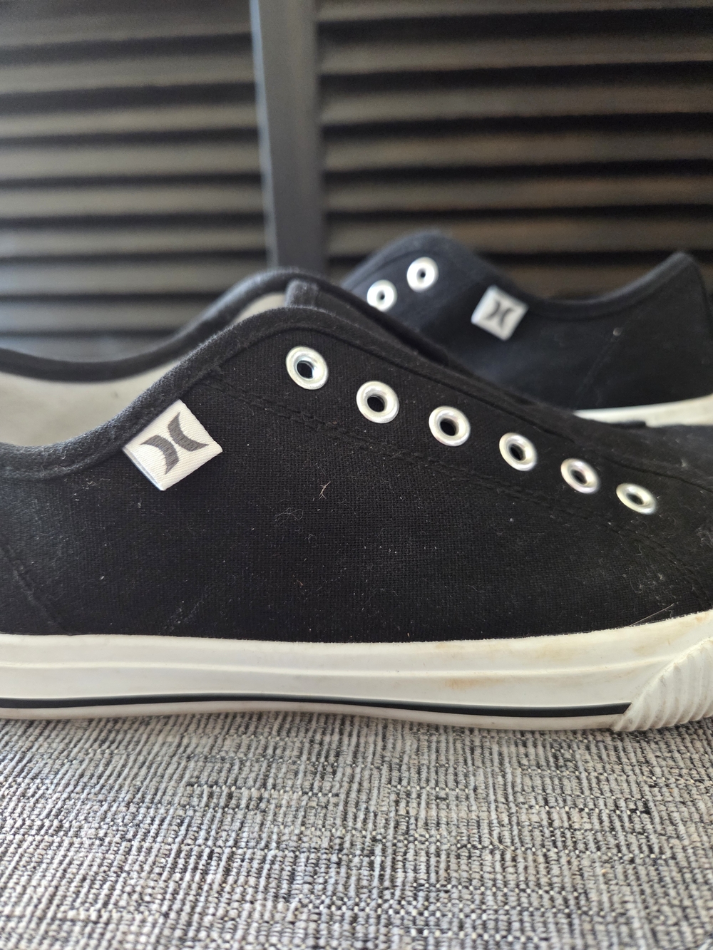 HURLEY Chloe Womens Black Canvas Slip-On Sneakers Size 7.5 - Picture 7 of 9
